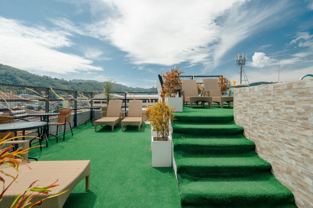 Patong Buri Resort Phuket Exterior foto